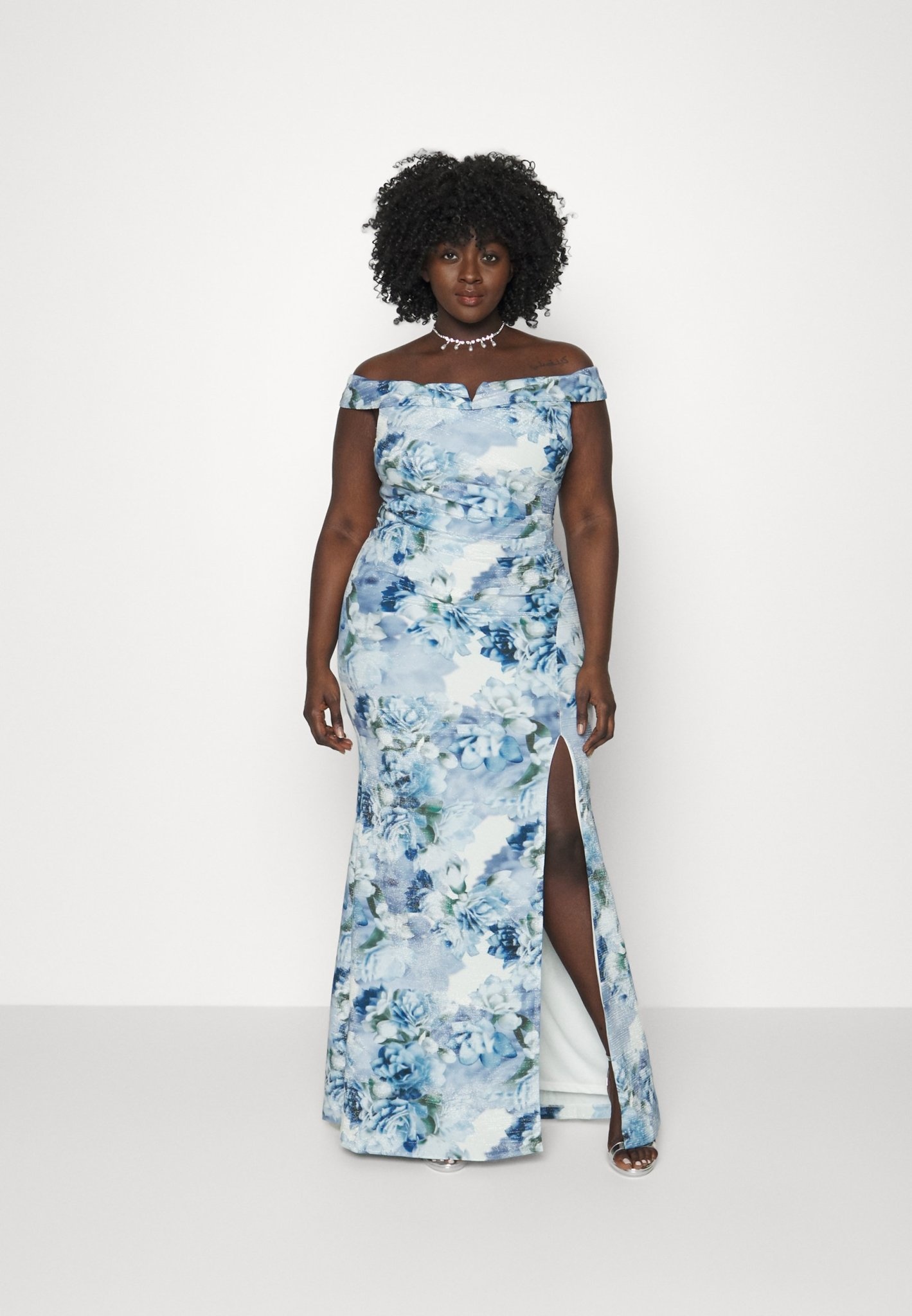 ADRIANNA PAPELL ADRIANNA PAPELL FLORAL METALIC GOWN DRESSES