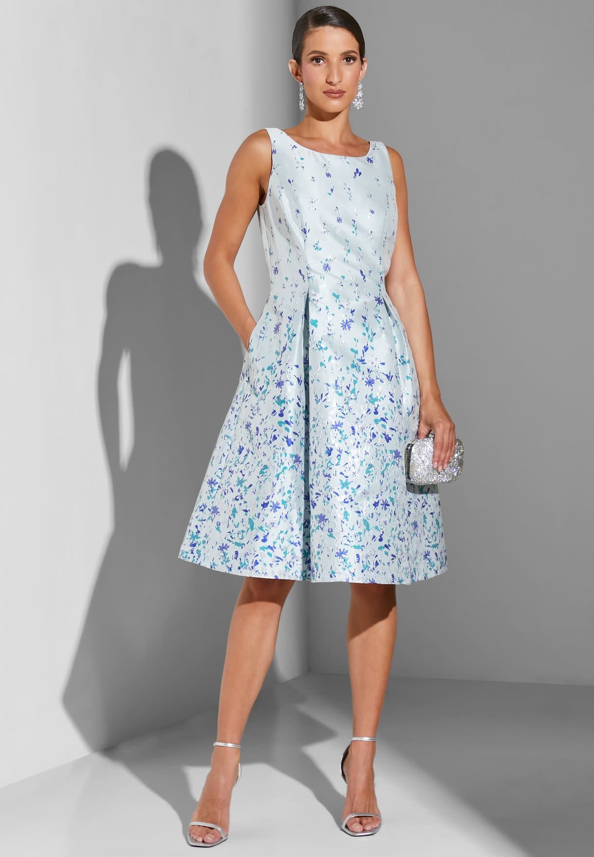 ADRIANNA PAPELL ADRIANNA PAPELL BORDER FLORAL JACQUARD DRESSES