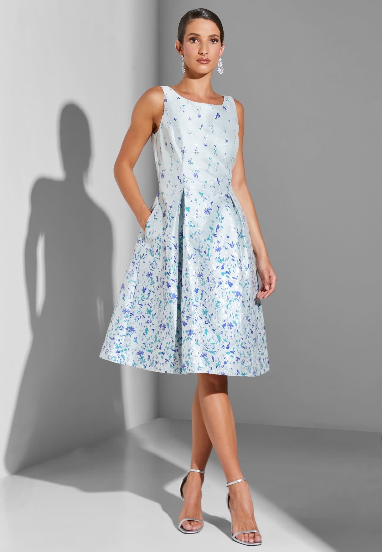 ADRIANNA PAPELL ADRIANNA PAPELL BORDER FLORAL JACQUARD DRESSES