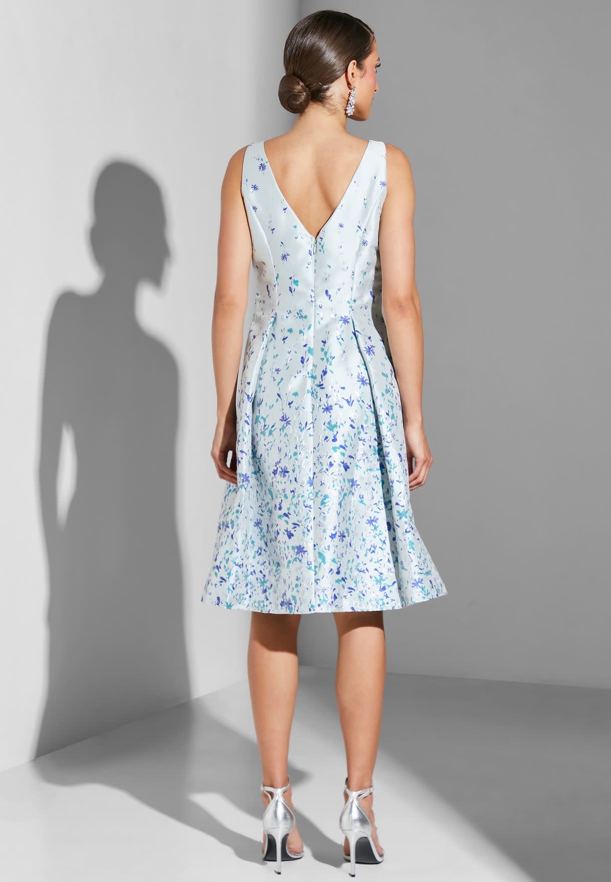 ADRIANNA PAPELL ADRIANNA PAPELL BORDER FLORAL JACQUARD DRESSES