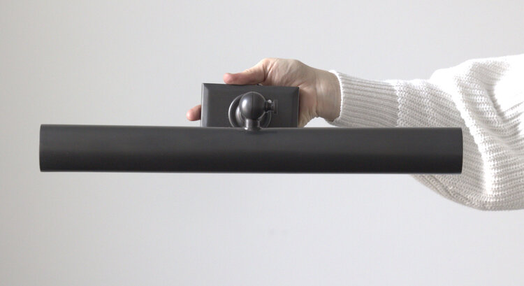 18" Cabinet Maker's Picture Light