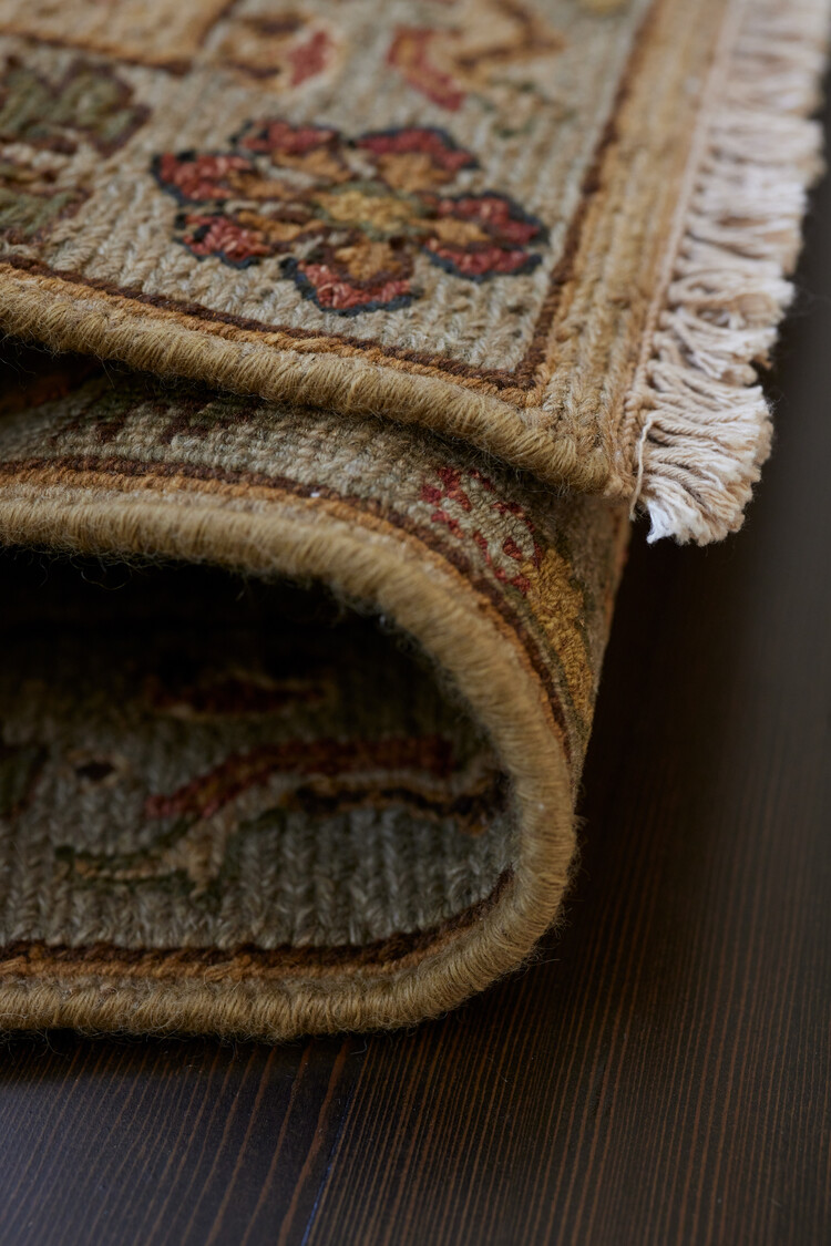 Traditional Floral Rug: 2’ x 3’ - KTY