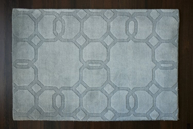 Silver Rug: 2’x 3’ - KTY