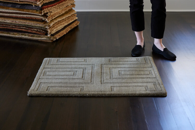 Castle Grey Rug: 2’ x 3’ - KTY