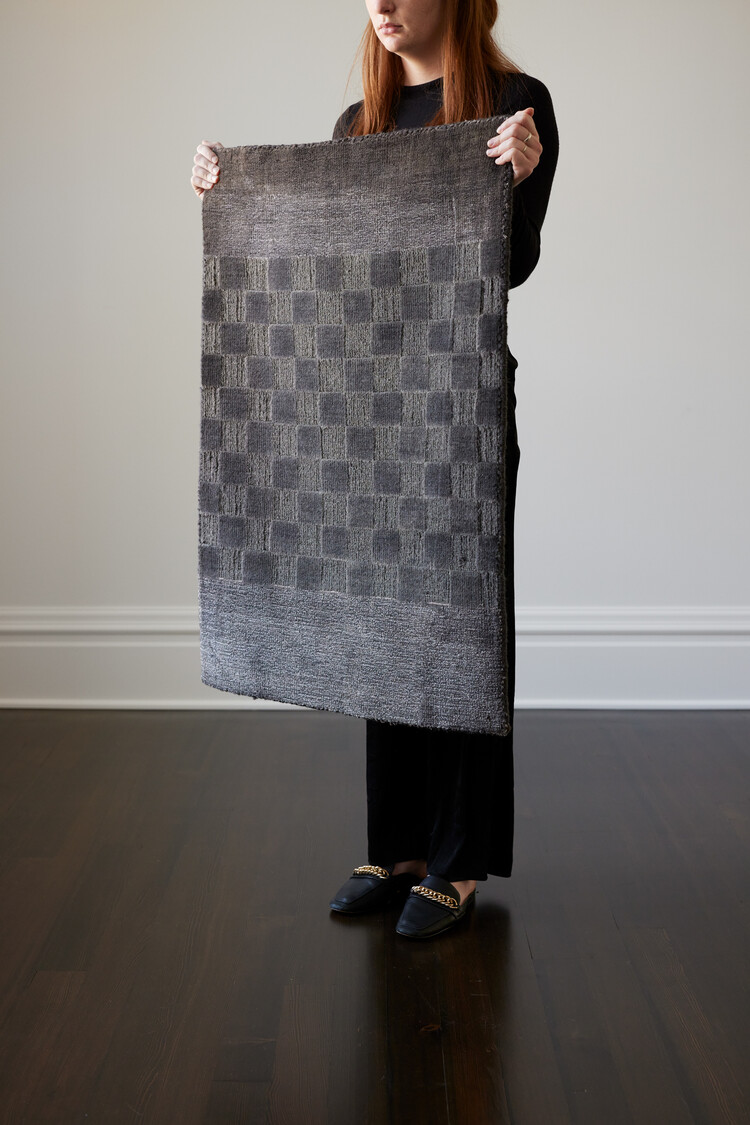 Checkered Black Rug: 2’ x 3’ - KTY