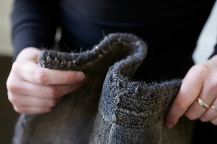 Checkered Black Rug: 2’ x 3’ - KTY