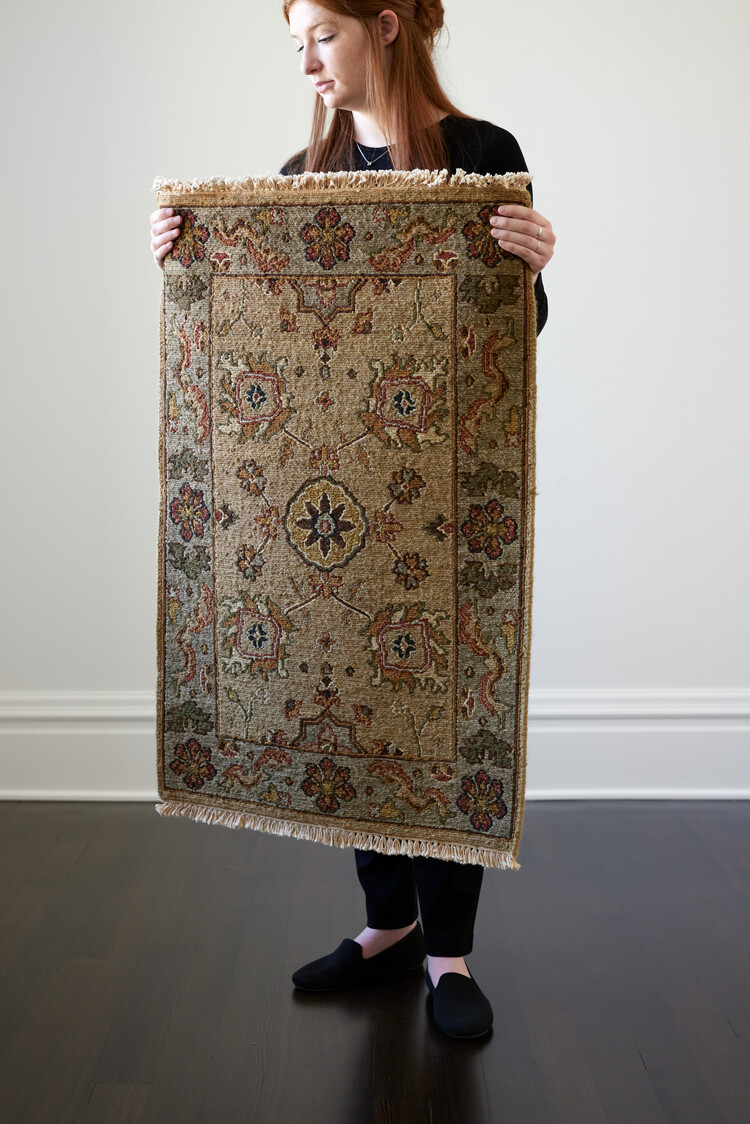 Traditional Floral Rug: 2’ x 3’ - KTY