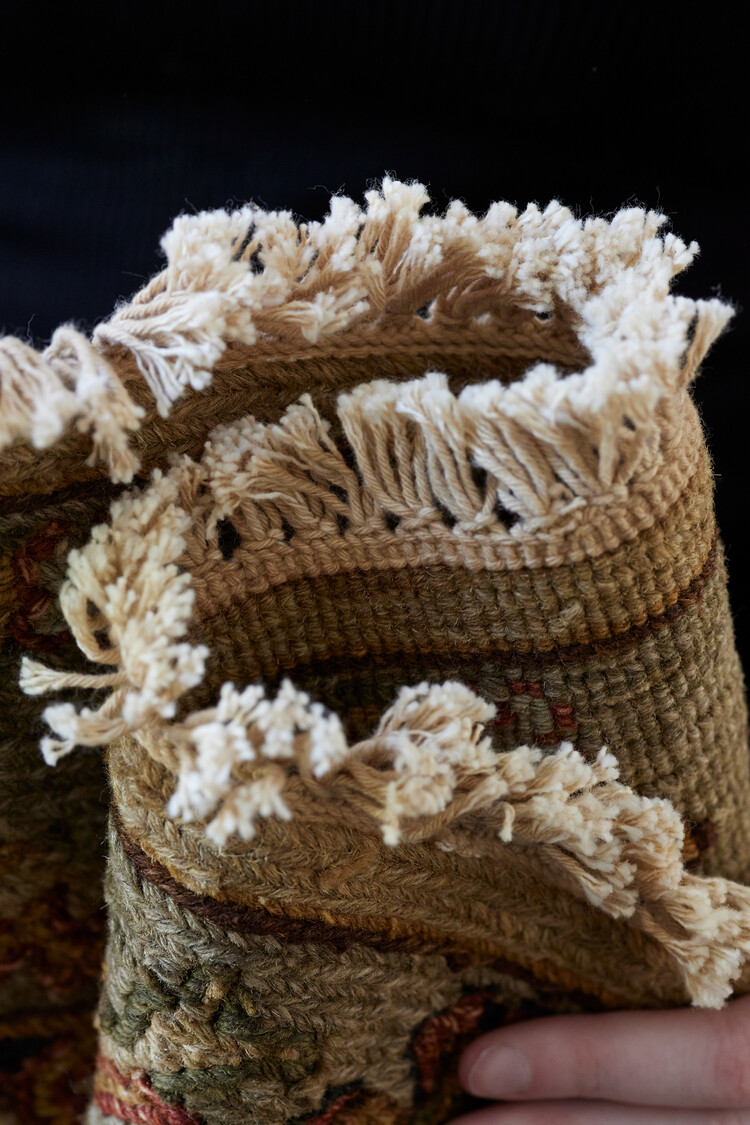 Traditional Floral Rug: 2’ x 3’ - KTY