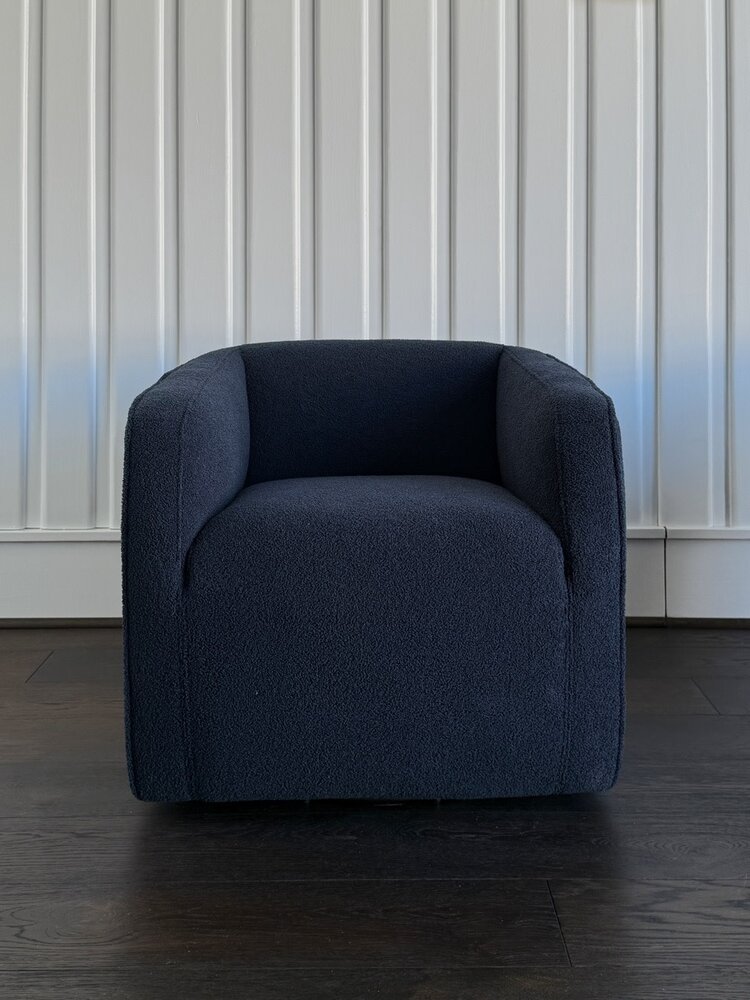 Bennet Swivel Club Chair
