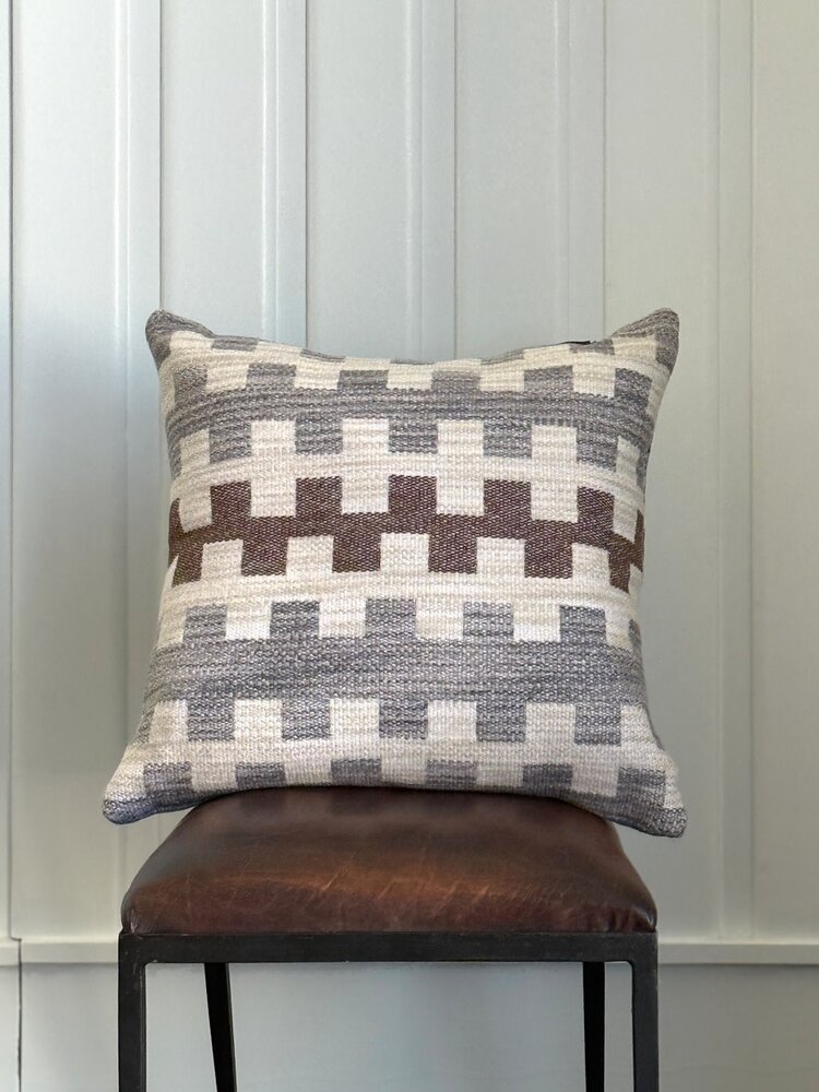 Hanover Earth Sq. Pillow & Down Insert