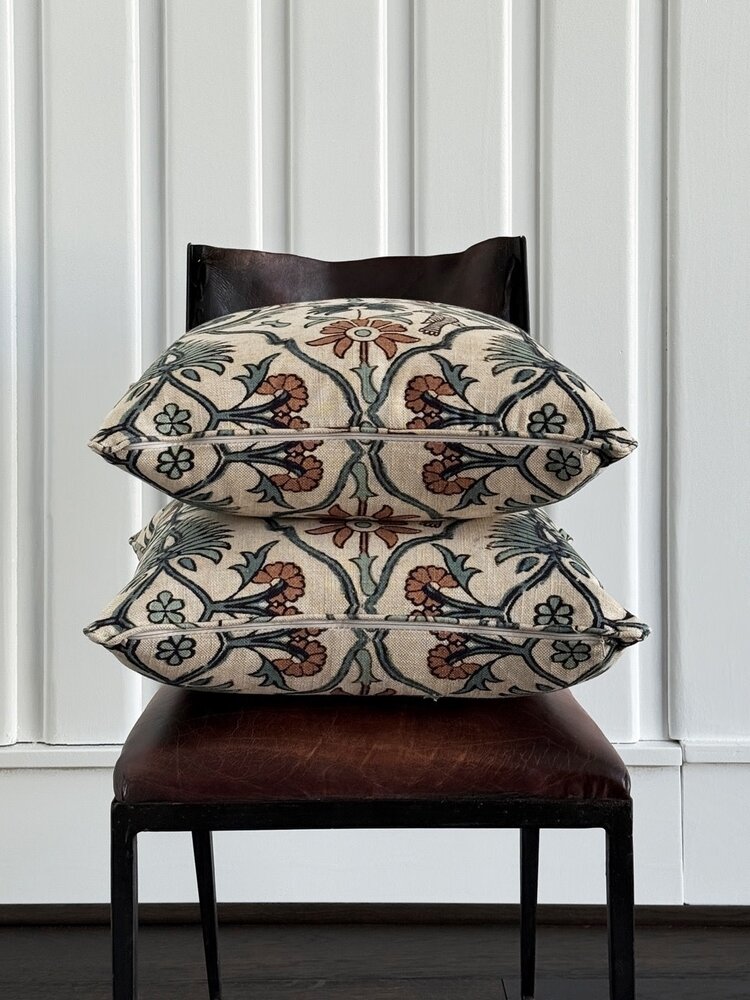 Loretta Peacock Sq. Pillow & Down Insert