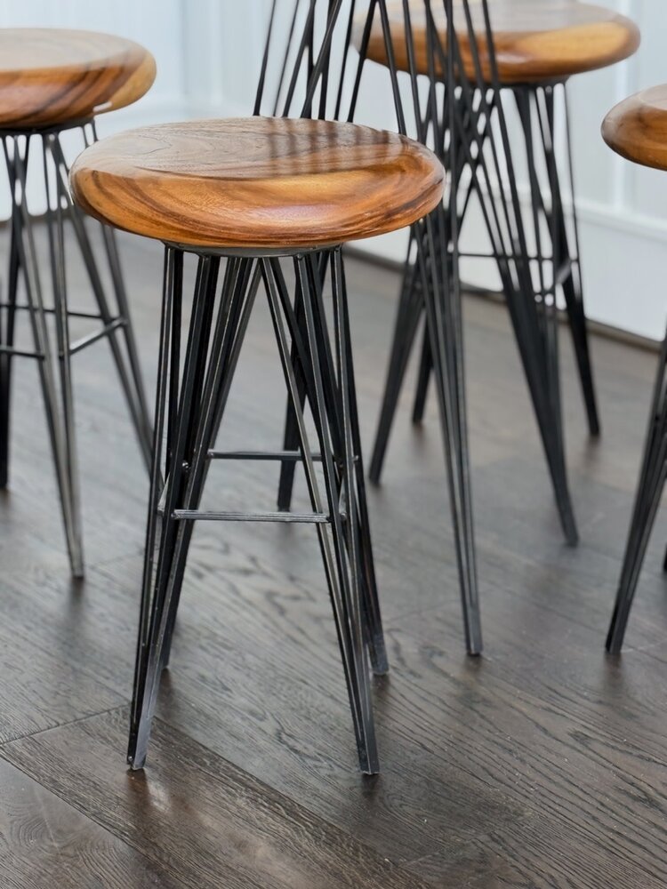 String Bar Table & Stools