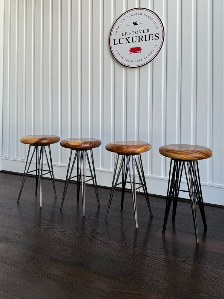 String Bar Table & Stools