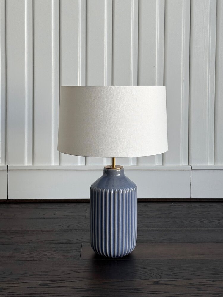 Braylen Ribbed Table Lamp: Blue
