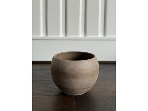 Astrid Pot: Small - ADR