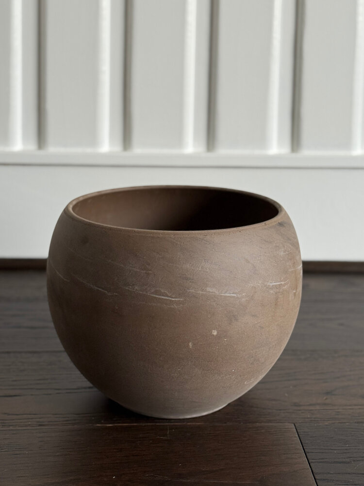 Astrid Pot: Large - ADR