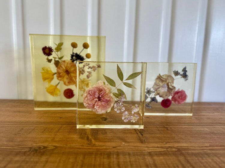 7" x 7" Floral Art Resin - TLB