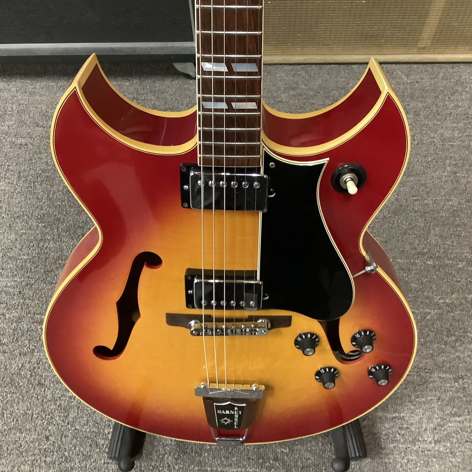 Gibson 1968 Gibson Barney Kessel Cherry Sunburst