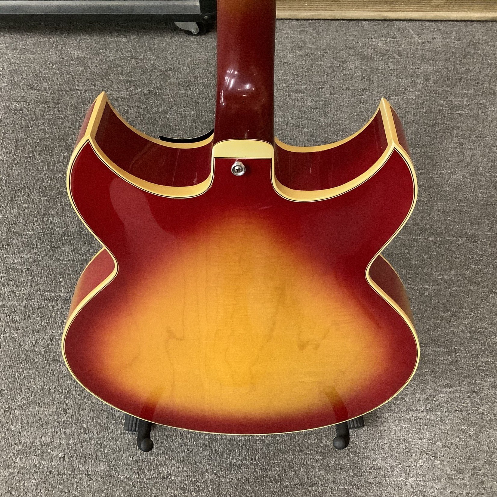 Gibson 1968 Gibson Barney Kessel Cherry Sunburst