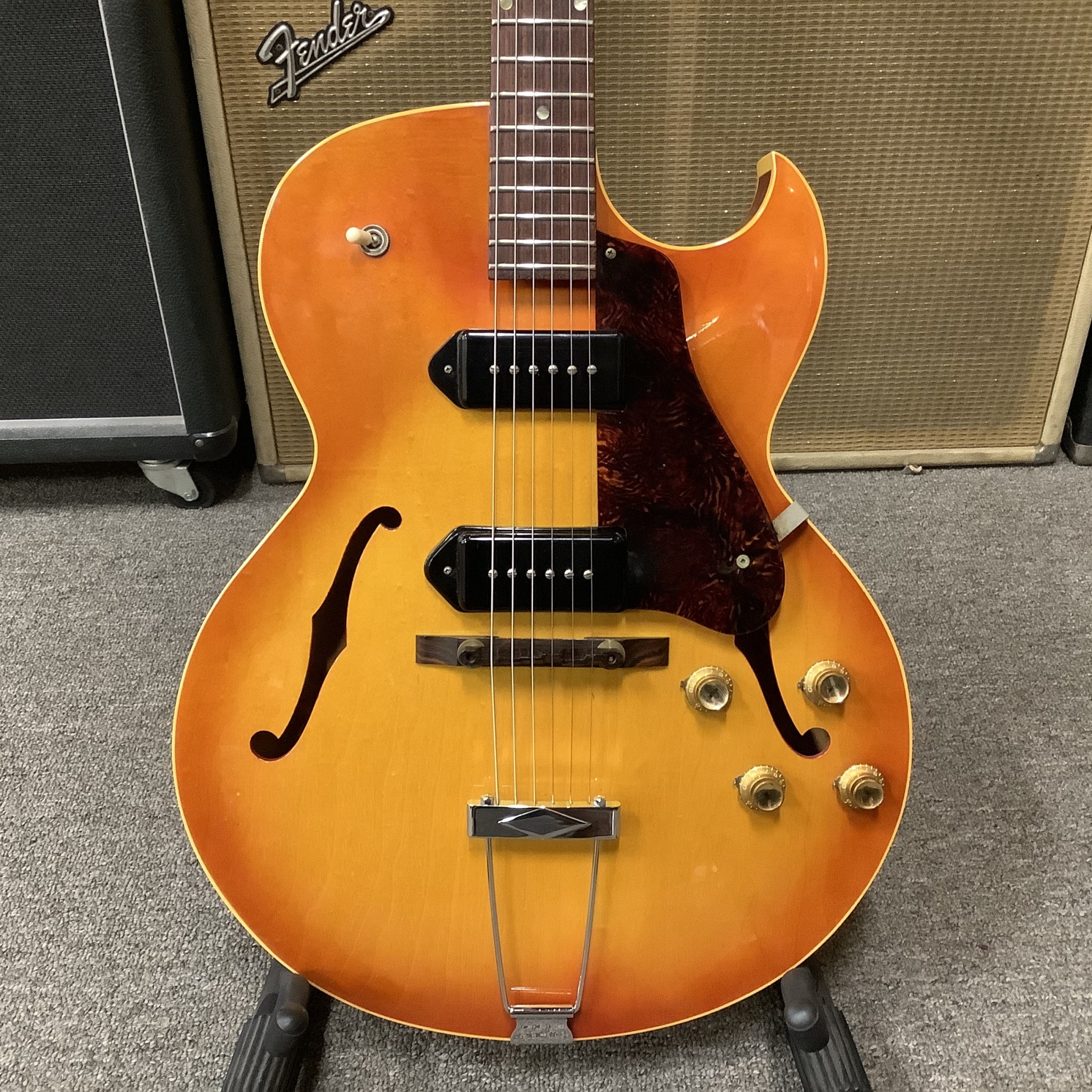 gibson es 125 with strap button