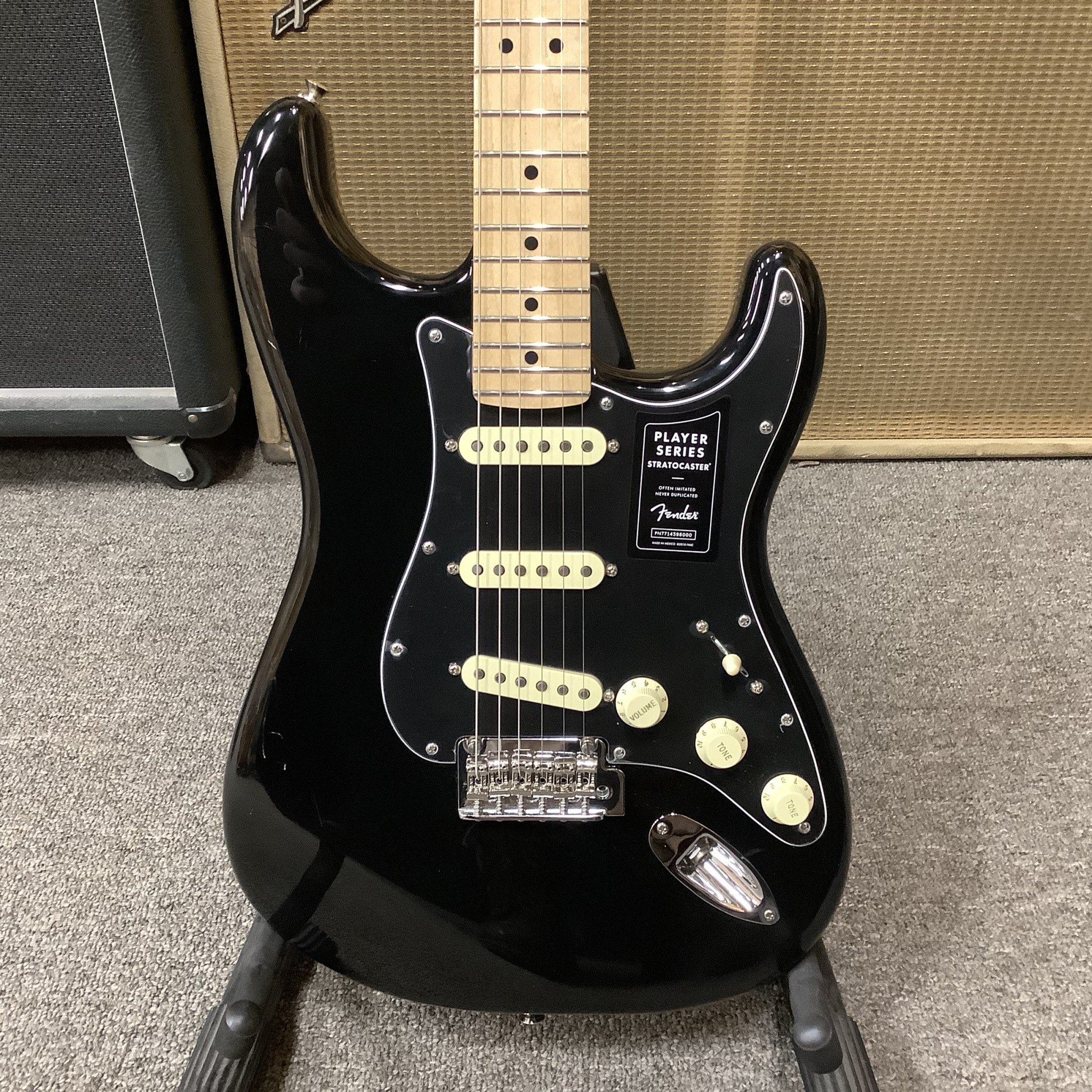 fender player black strat