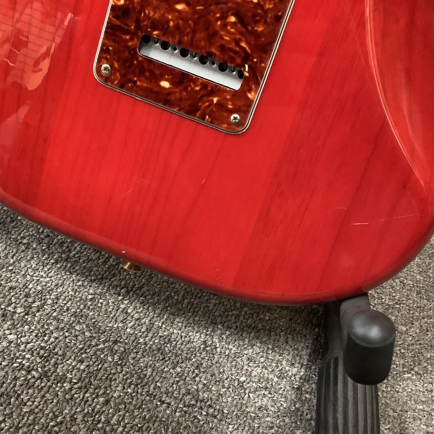 Fender 2011 Fender Stratocaster MX Red/Gold