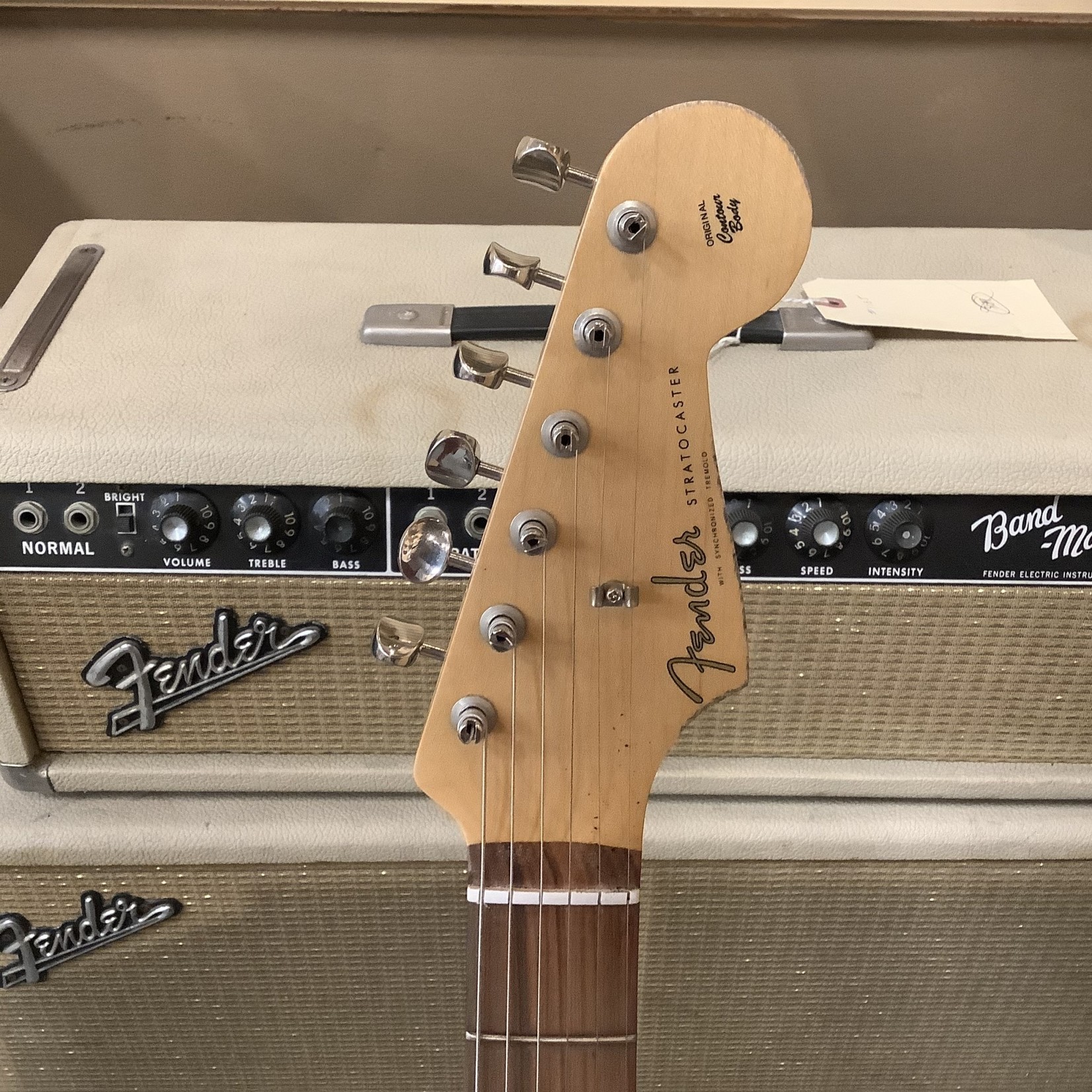 Fender Brand New Fender Vintera Series '60s Stratocaster, Pau Ferro, Firemist Gold, Roadworn