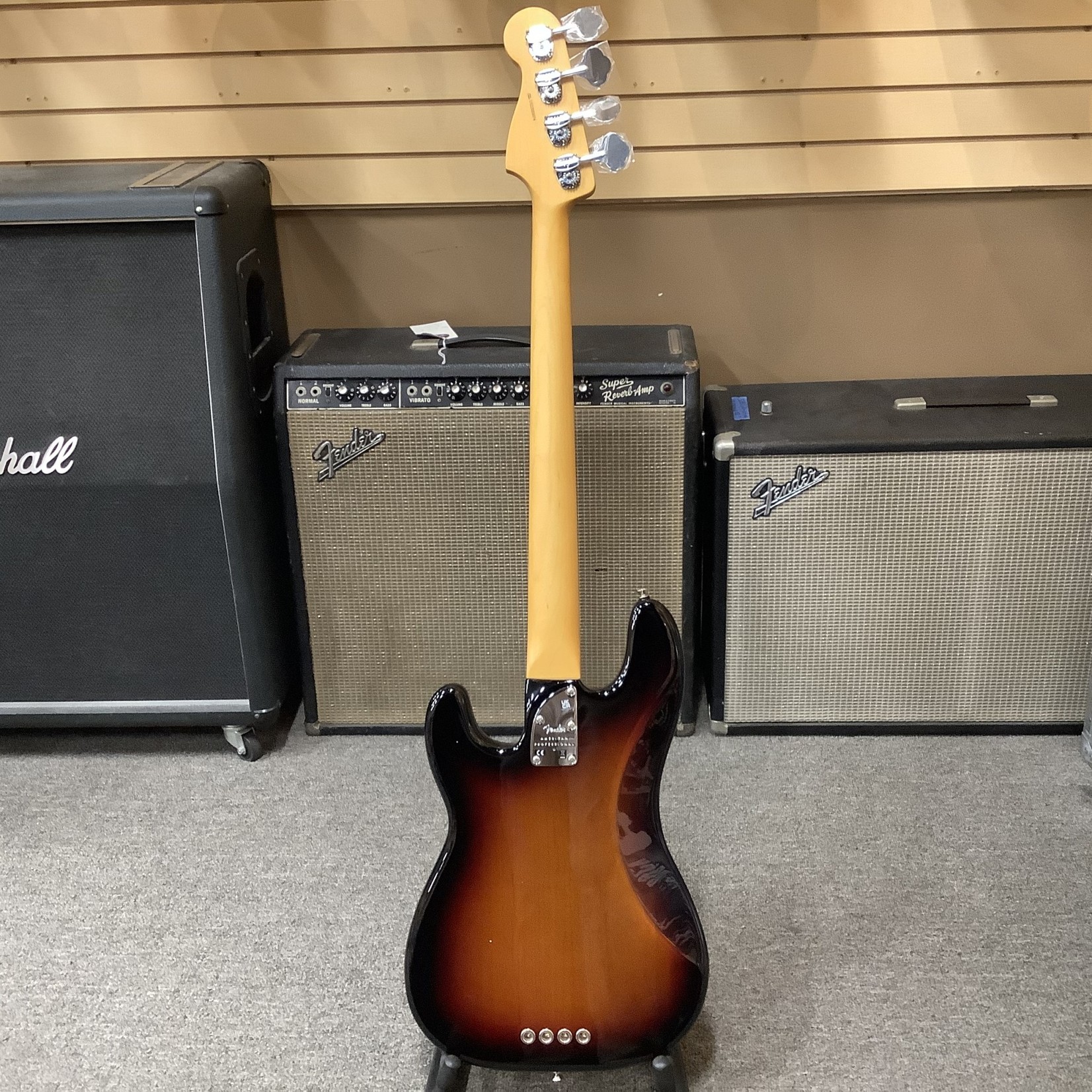 Fender 2022 Fender American Professional II Precision Bass, Three Tone Sunburst