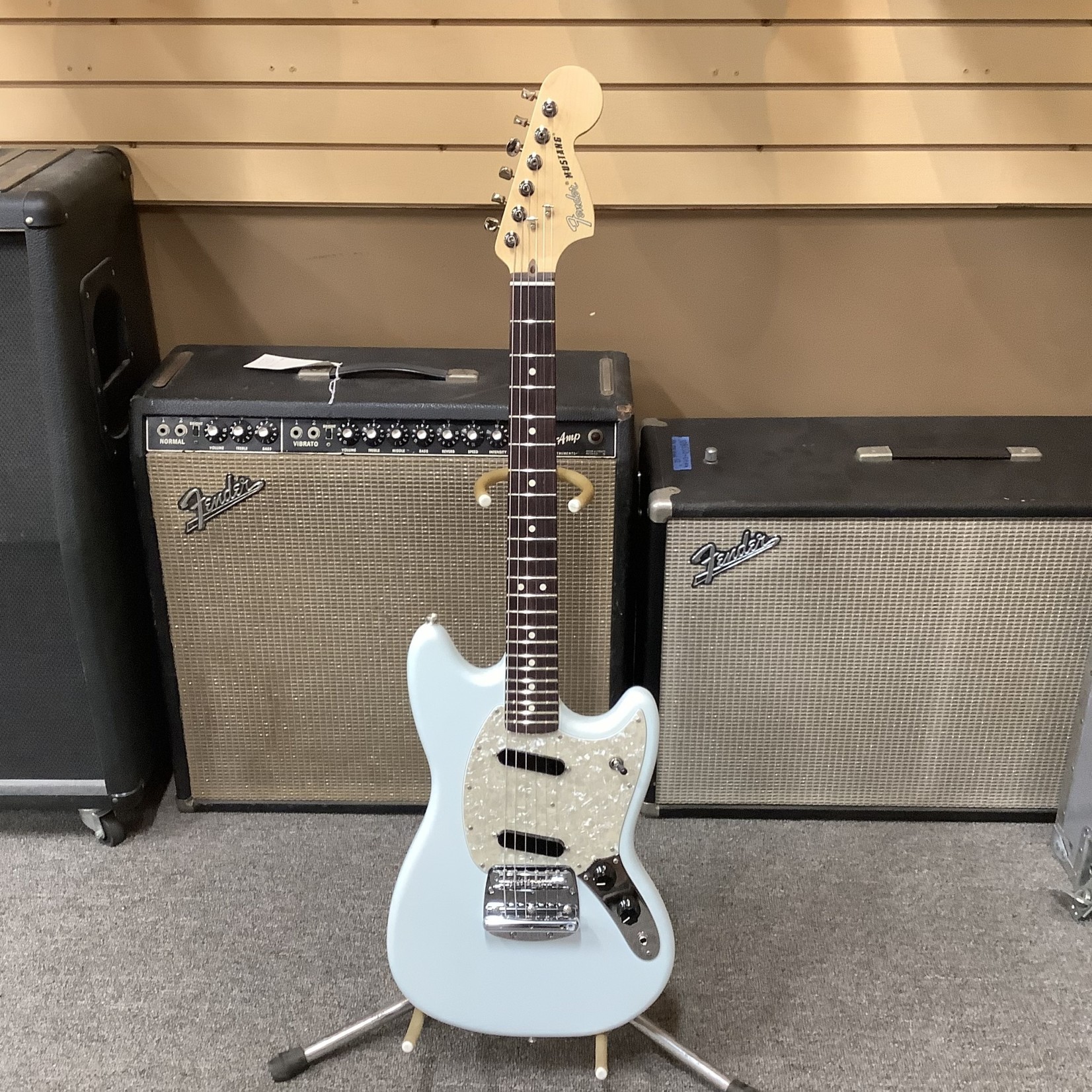 fender mustang 2021