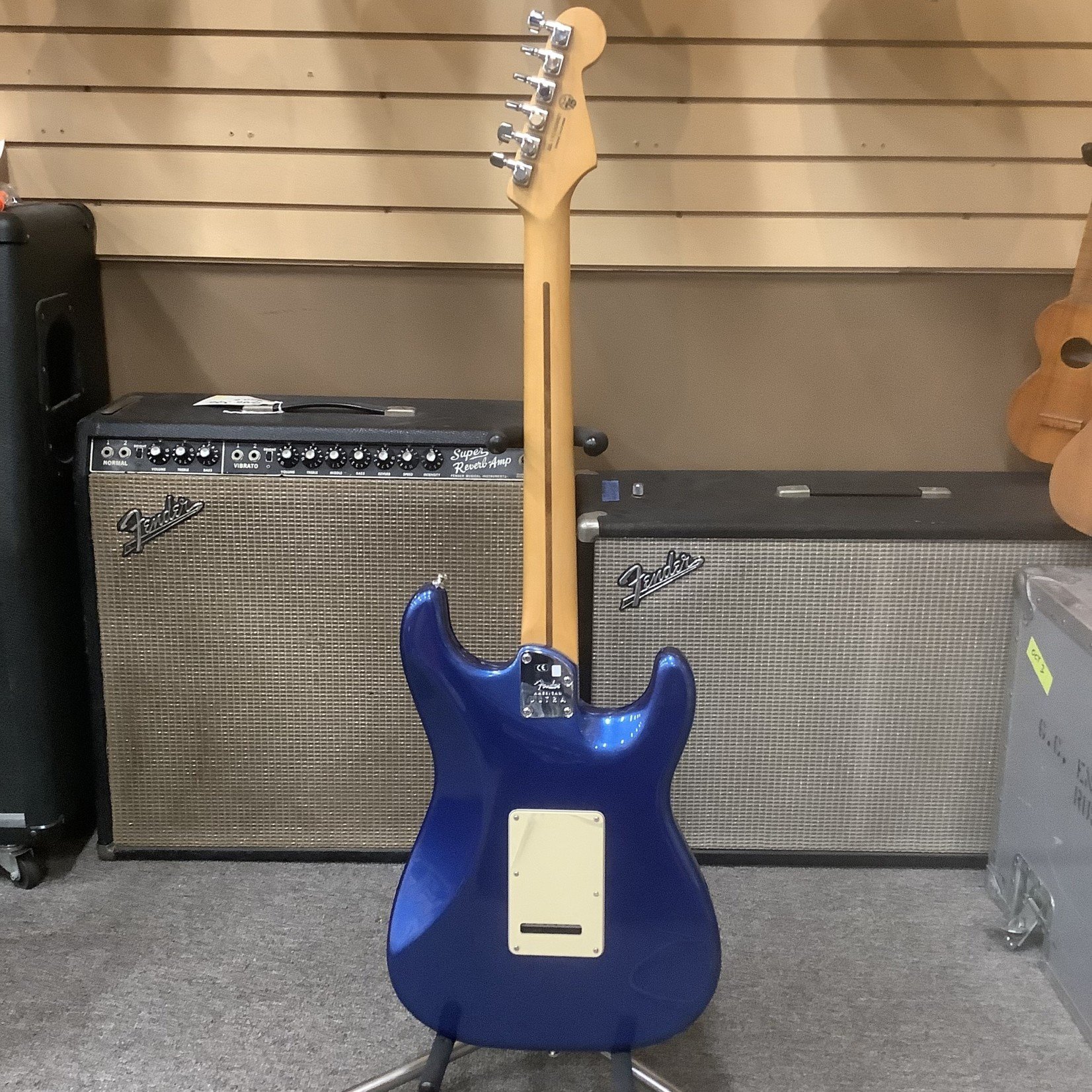 Fender 2021 Fender American Ultra Stratocaster Metallic Blue Left Handed