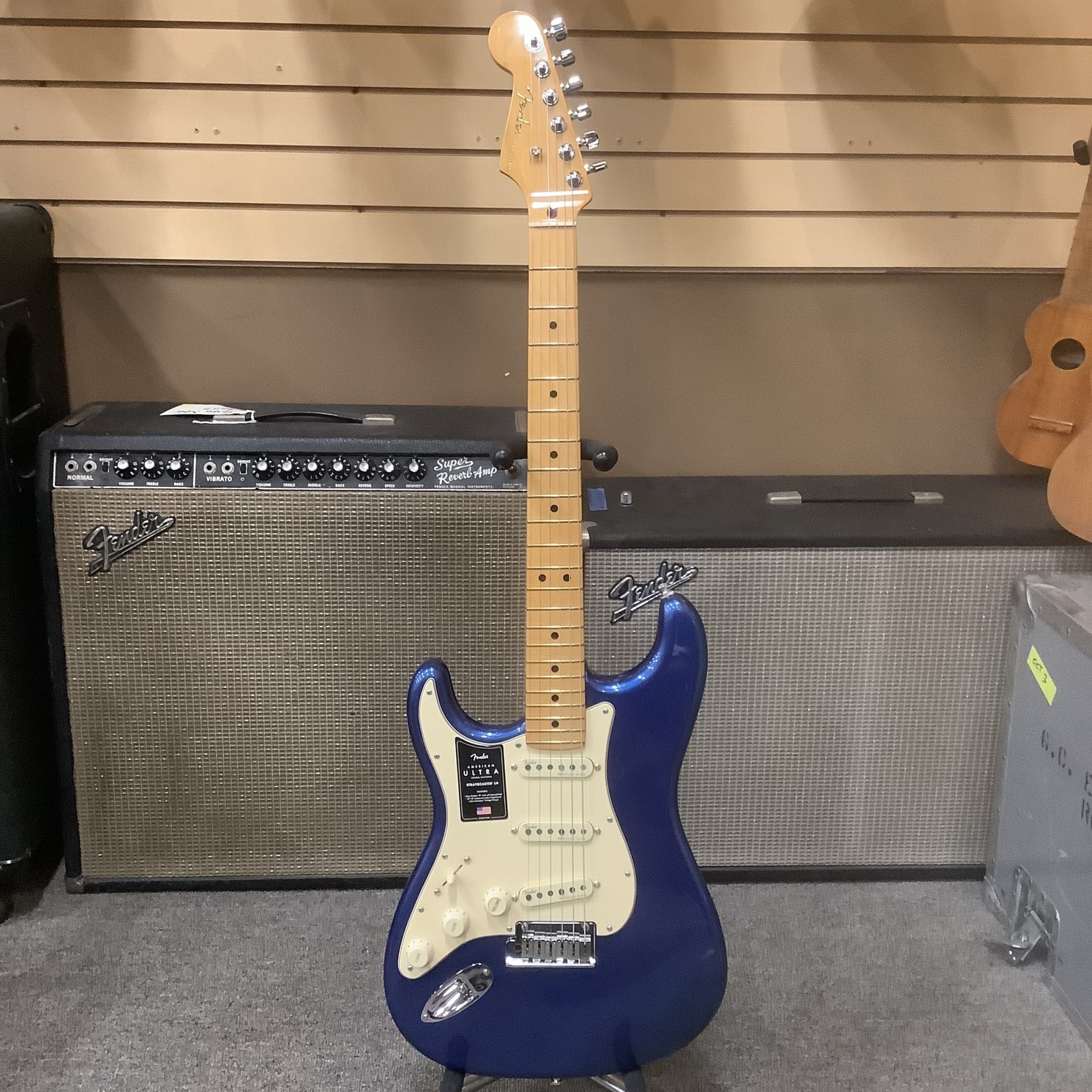 Fender 2021 Fender American Ultra Stratocaster Metallic Blue Left Handed