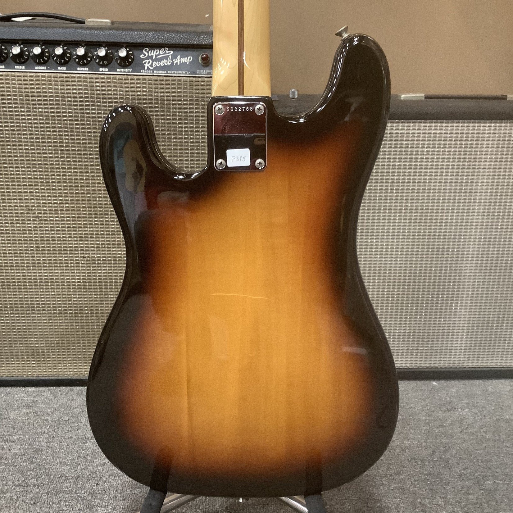 Squier 1984 Fender Squier Bullet Bass Sunburst