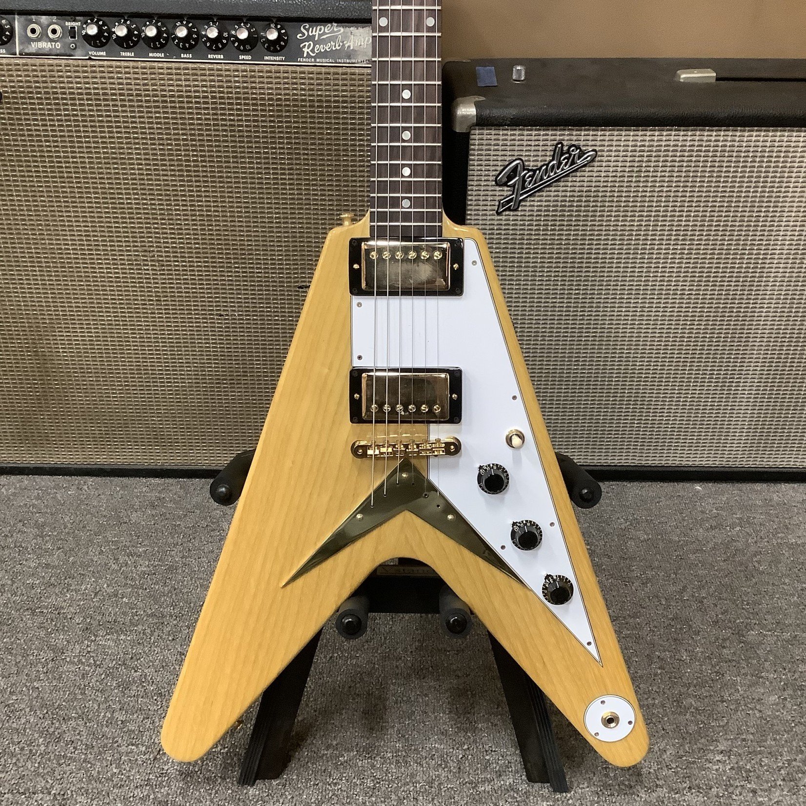 2023 Gibson 1958 Korina Flying V Reissue (White Pickguard) Natural