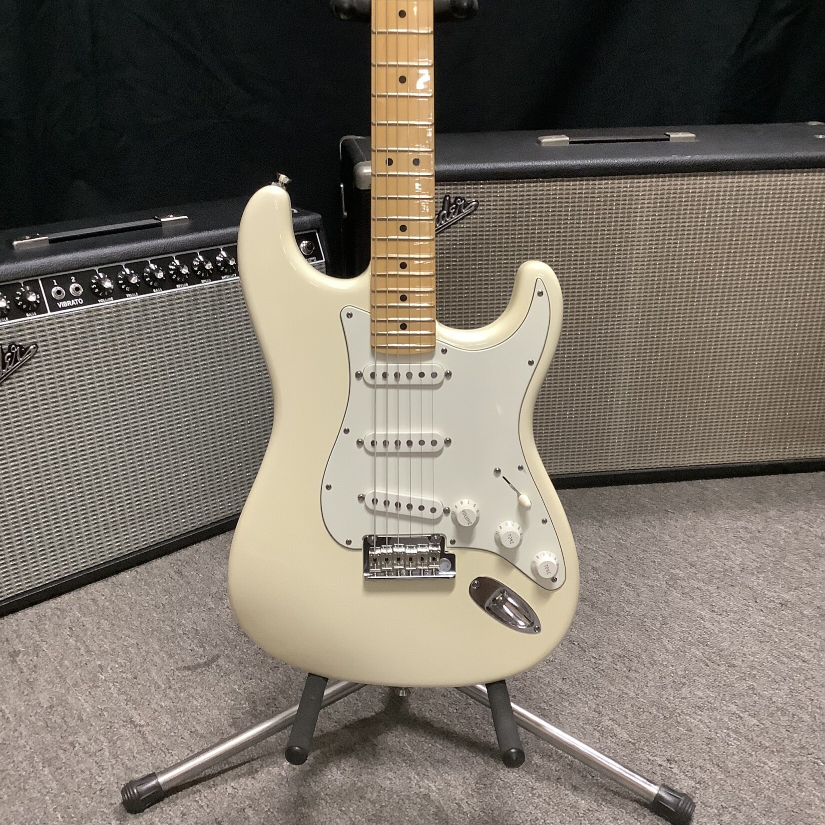 2010 Fender USA Stratocaster White - Normans Rare Guitars