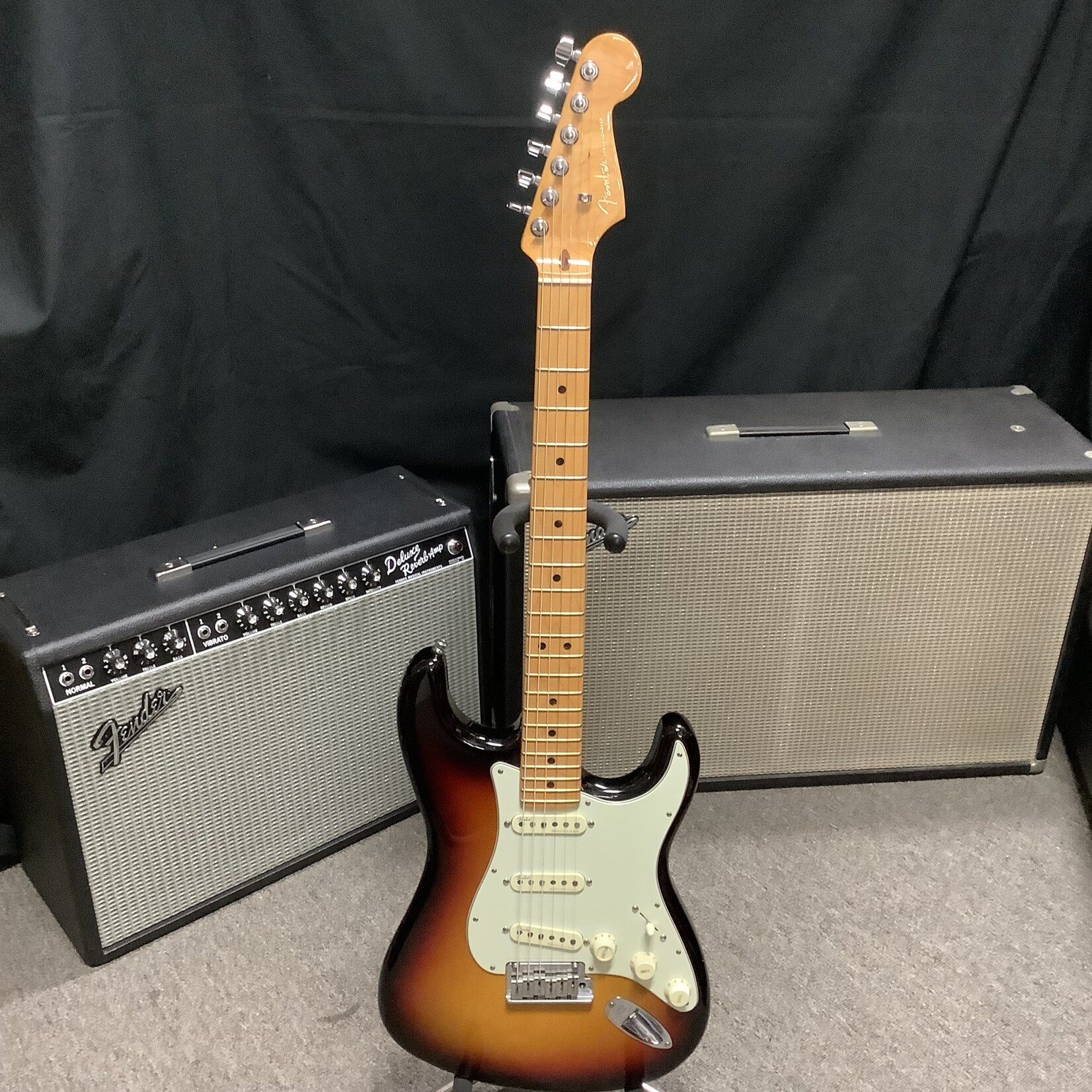 Fender 2019 Fender American Ultra Stratocaster Ultraburst