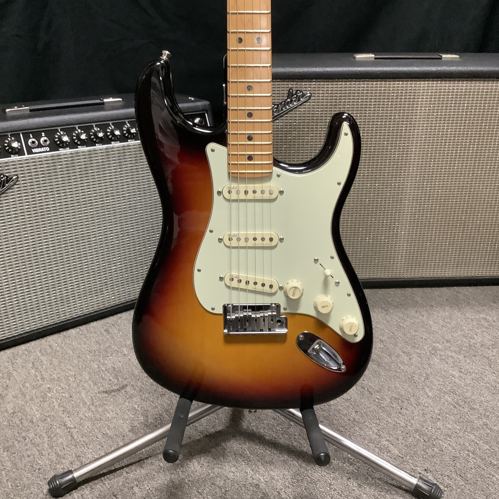 Fender 2019 Fender American Ultra Stratocaster Ultraburst