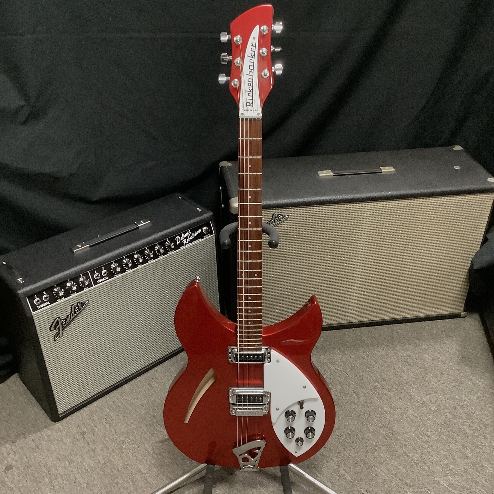 Rickenbacker 2014 Rickenbacker 330 Candy Apple Red