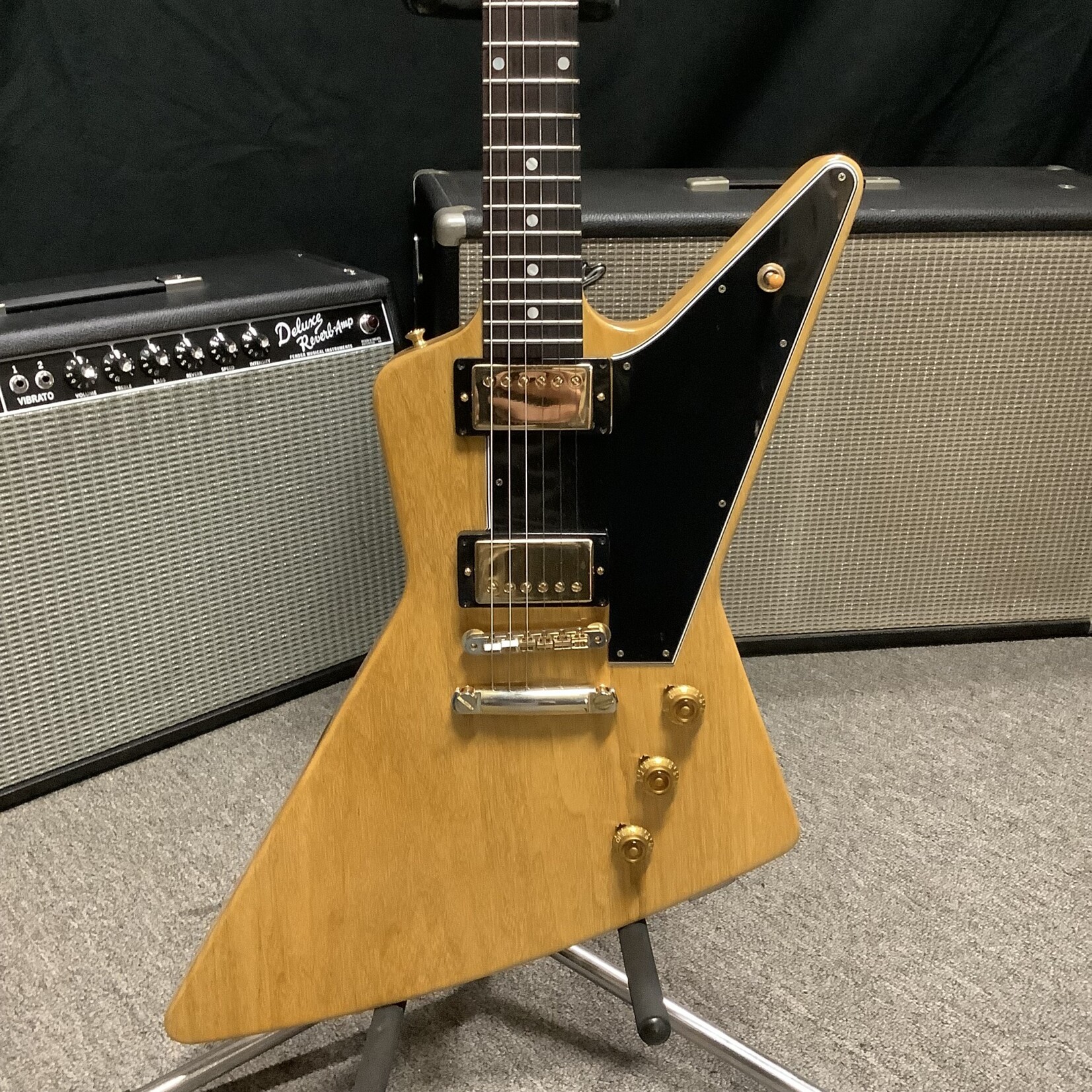 Gibson 2023 Gibson Custom 1958 Korina Explorer Reissue Black Pickguard Natural