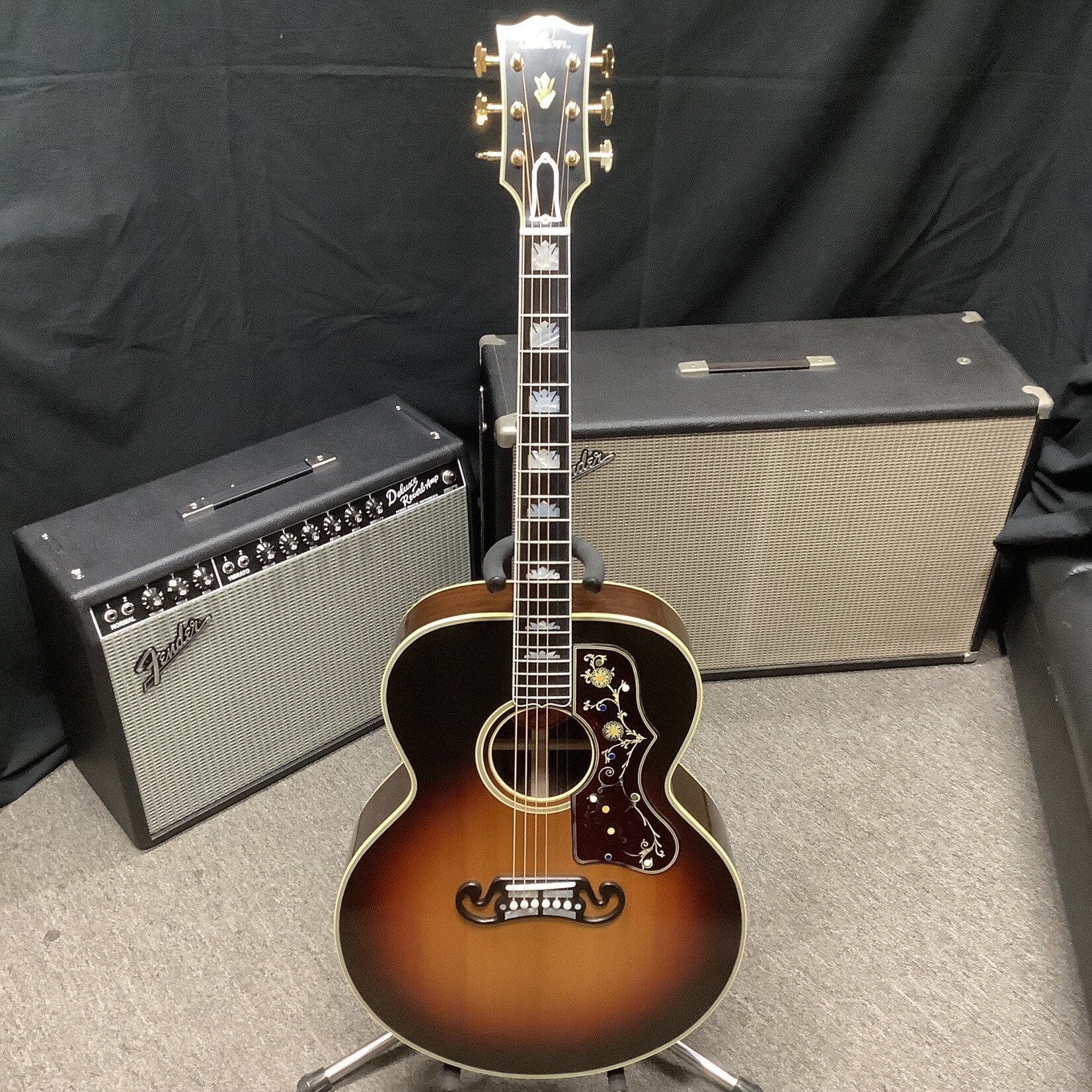 Gibson 2022 Gibson Custom Shop Pre-War SJ-200 Sunburst