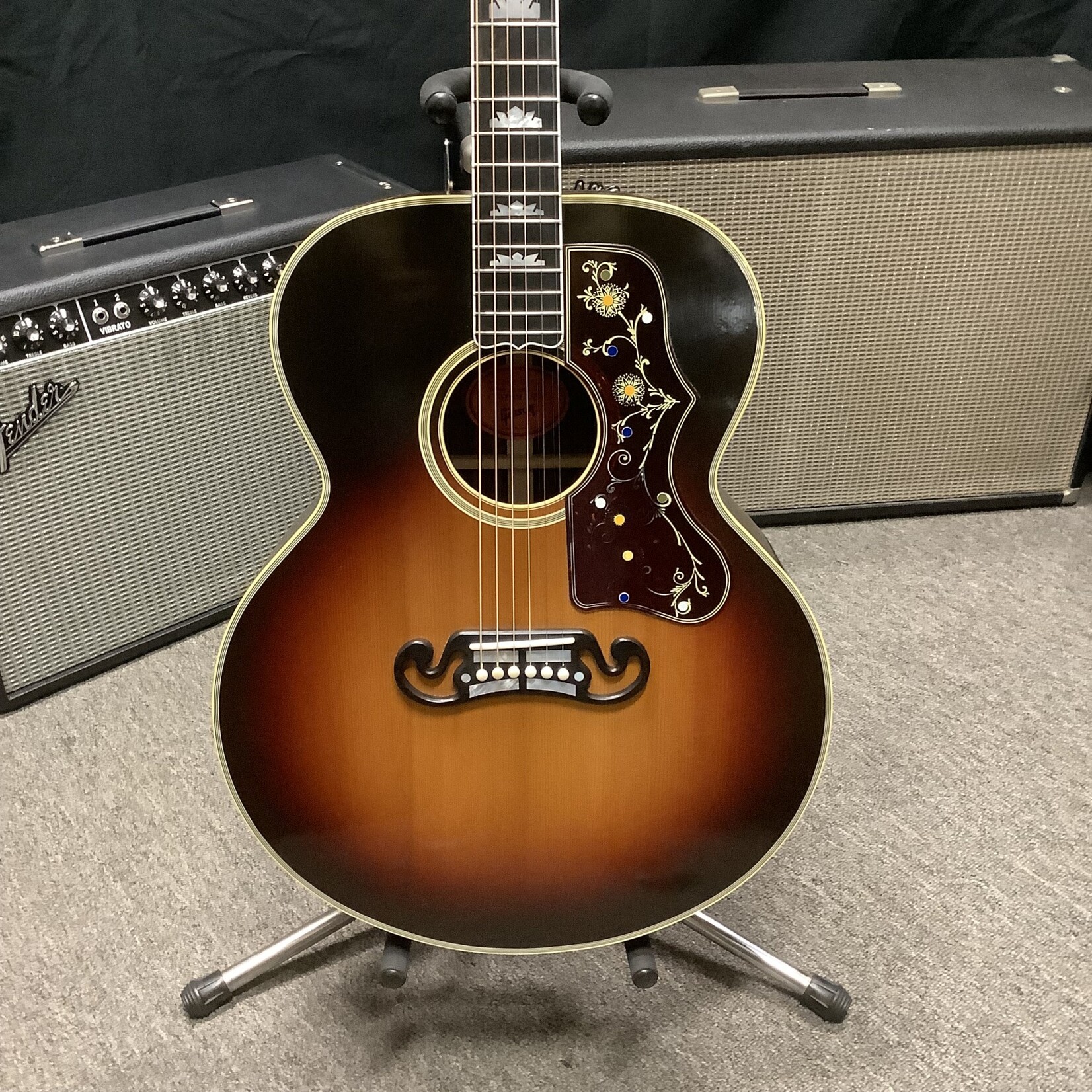 Gibson 2022 Gibson Custom Shop Pre-War SJ-200 Sunburst