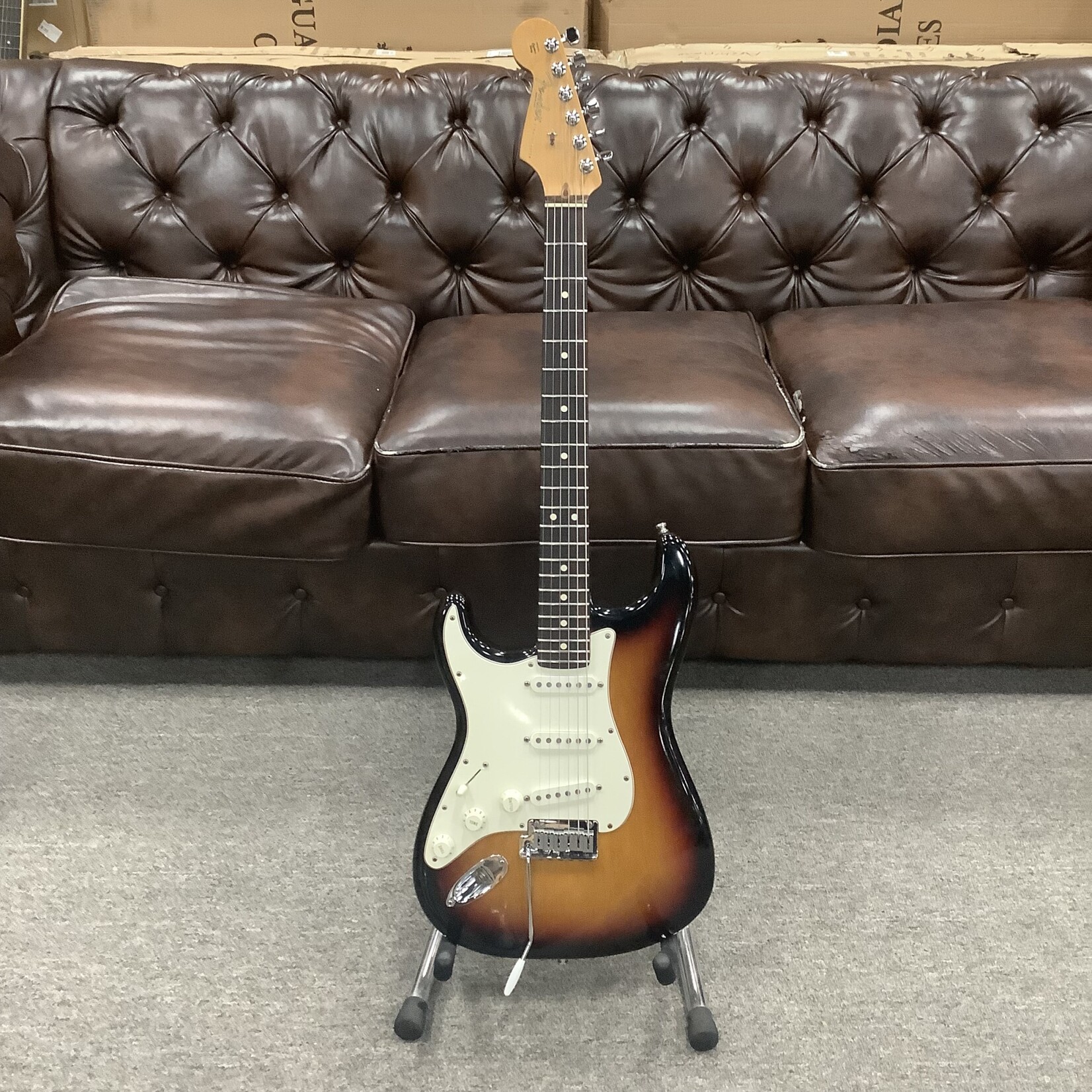 Fender 2000 Fender Stratocaster 3-Tone Sunburst Left-Handed