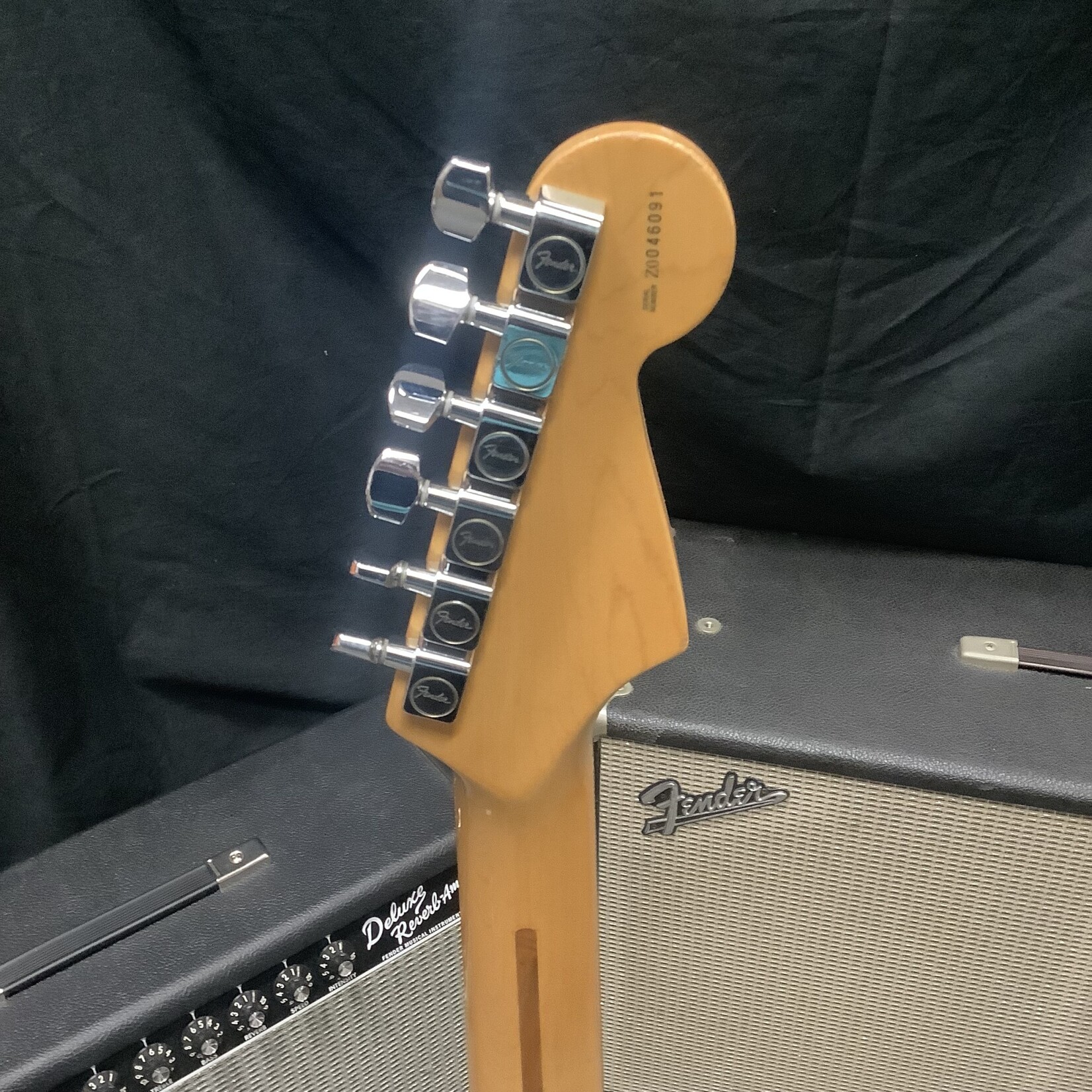 Fender 2000 Fender Stratocaster 3-Tone Sunburst Left-Handed