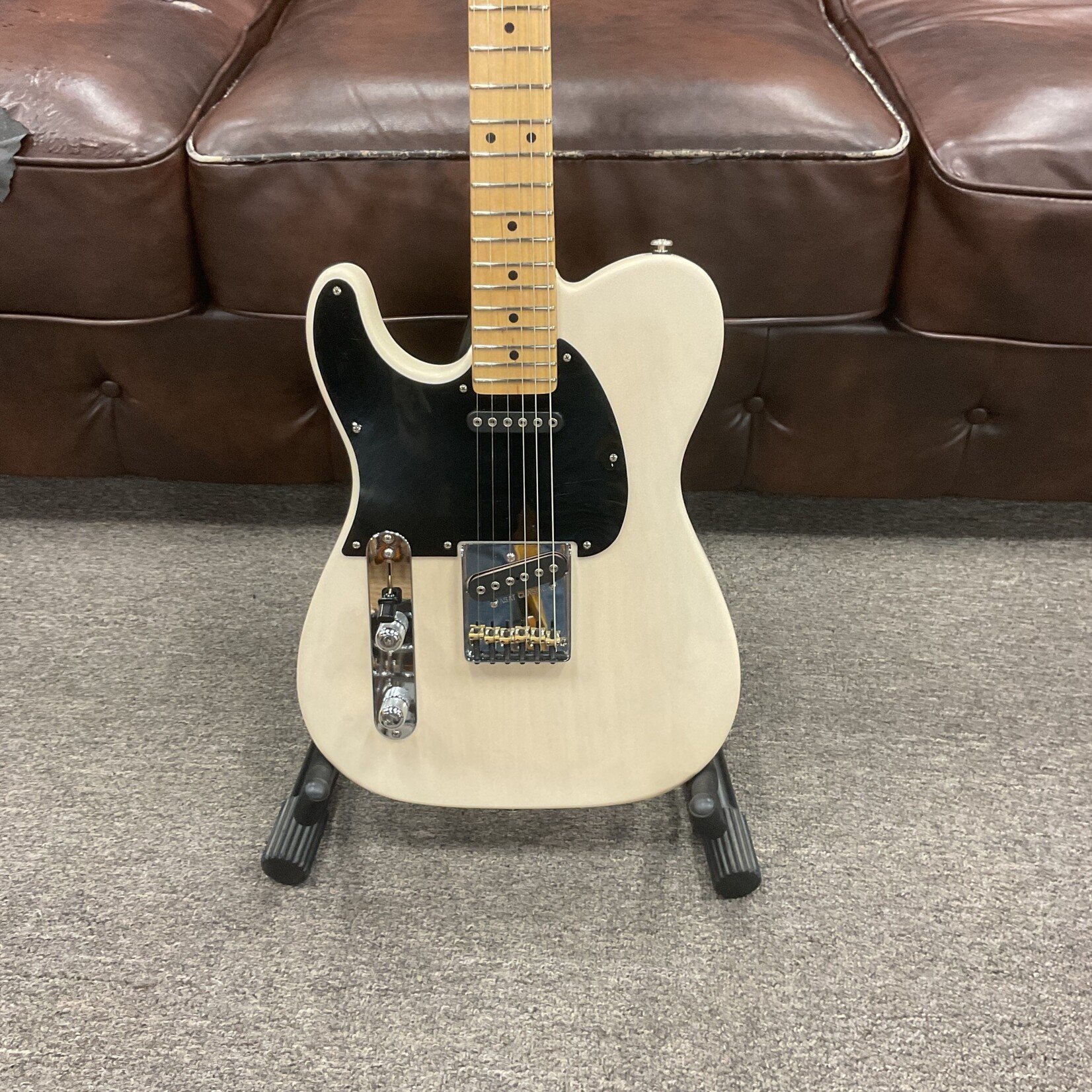 G&L 2017 G&L ASAT Classic Left Handed Satin Blonde Frost