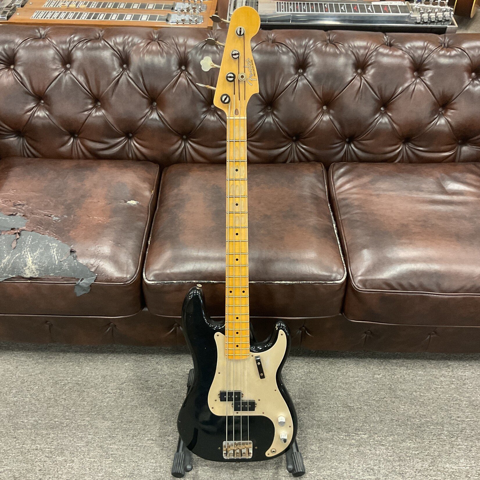 Fender Fender Custom Shop Aged P-Bass Black