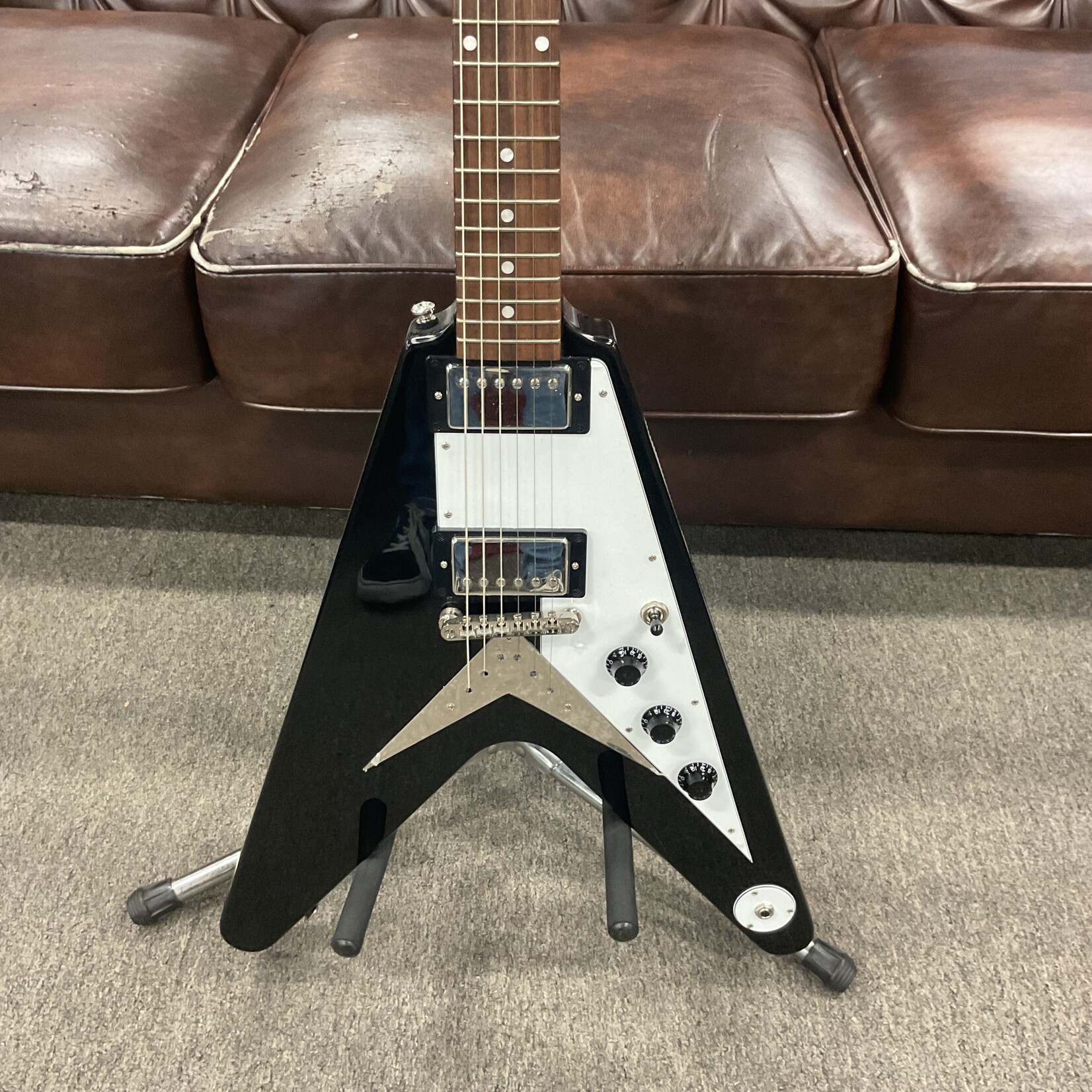 Epiphone Epiphone Flying V Black W/ White Pickguard