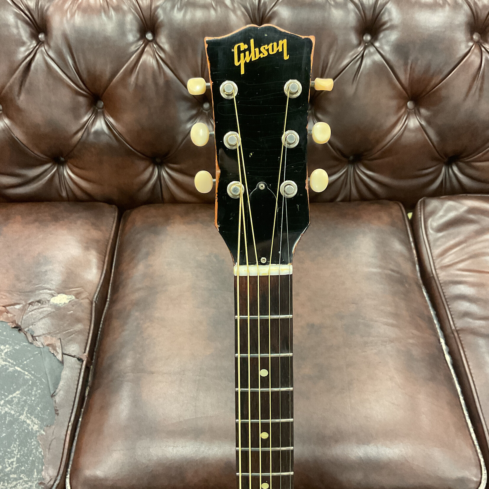 Gibson 1962 Gibson J-45 ADJ Cherry Sunburst
