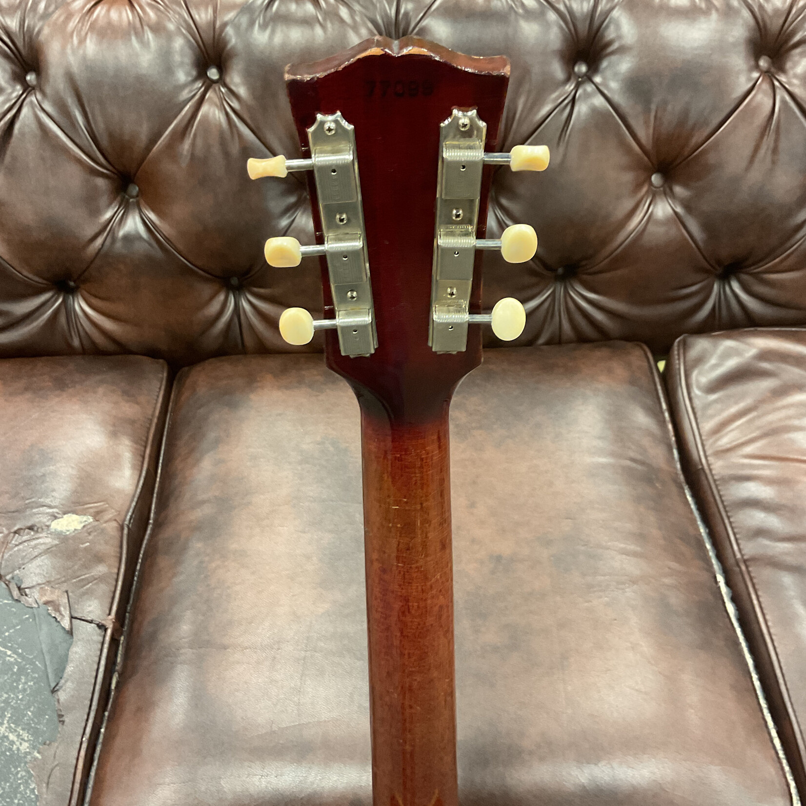 Gibson 1962 Gibson J-45 ADJ Cherry Sunburst