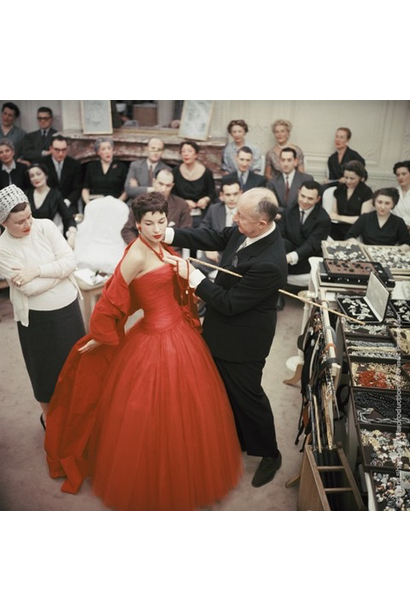 Mark Shaw - Christian Dior Adjusts Victoire, 1954