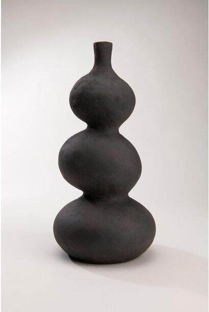 SOLD - Eloise White - Bulbous, 2021 - Black stoneware - 43x20x19cm