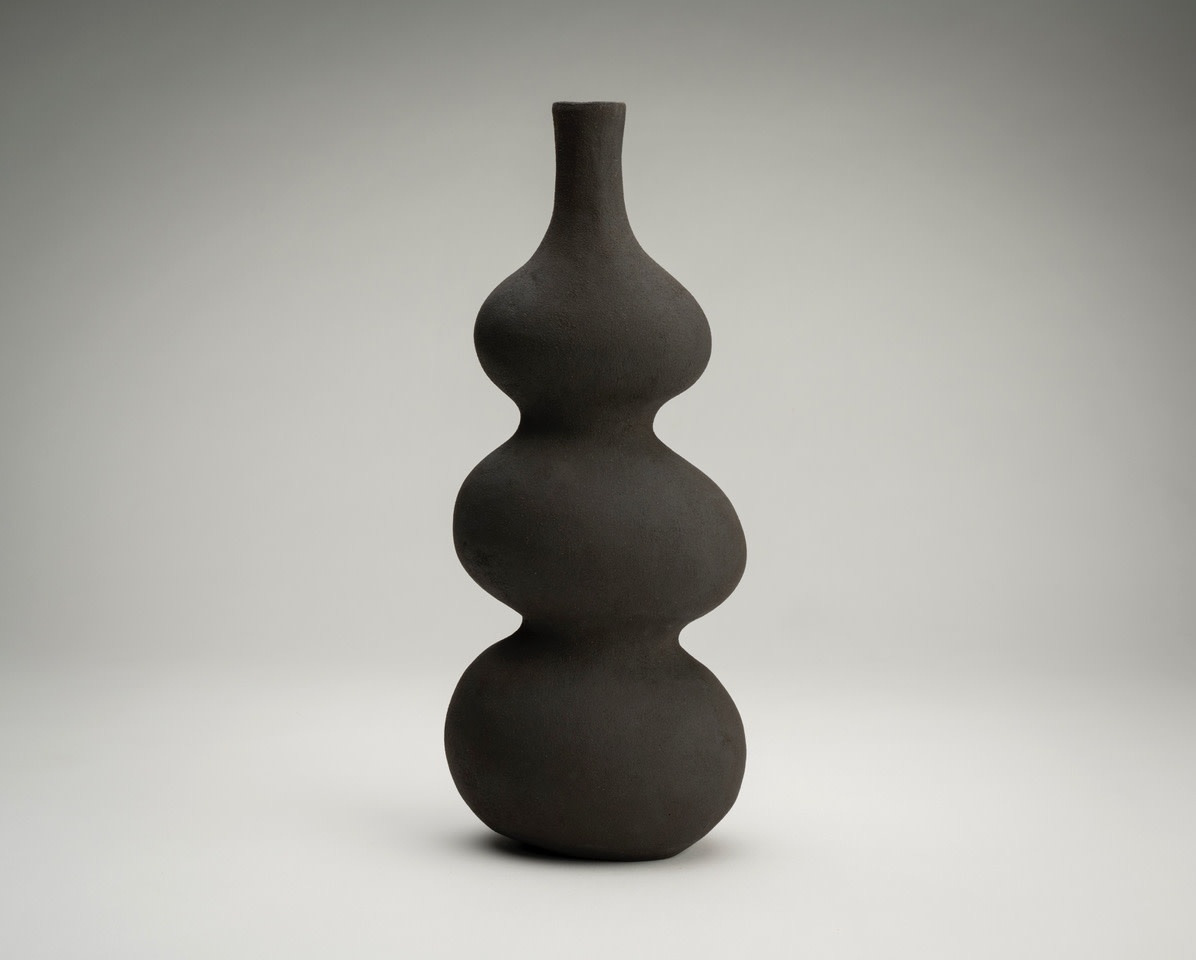 SOLD - Eloise White - Stones 2021 - Black stoneware - 34x13x15cm-1